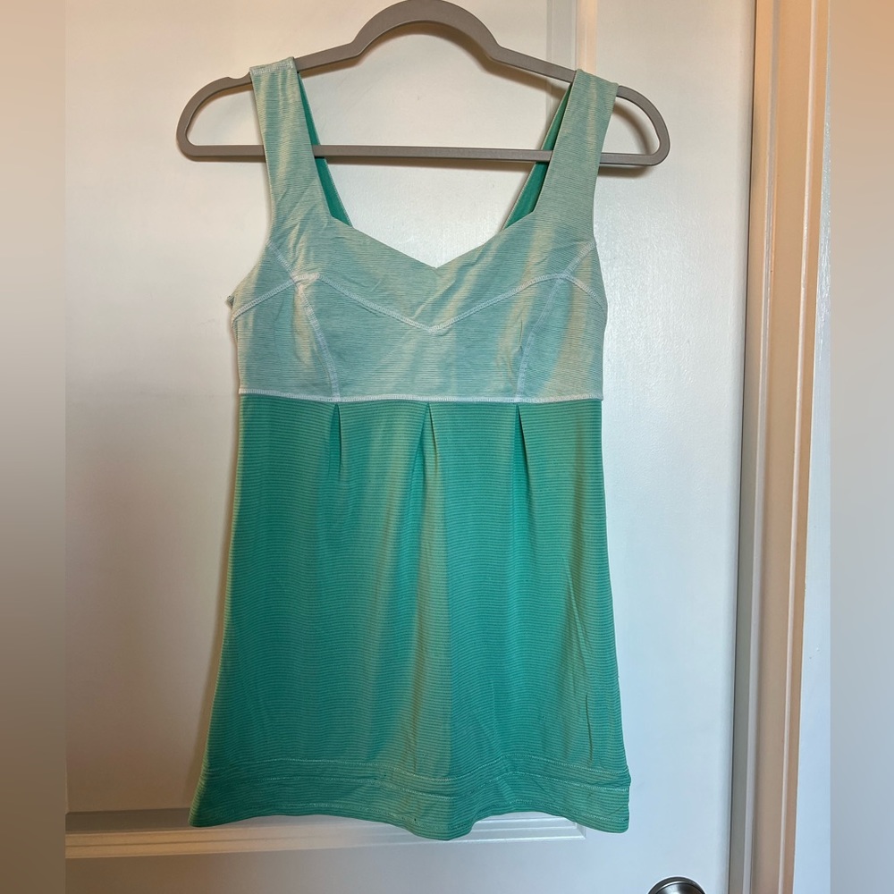 Lululemon Athletic Top!